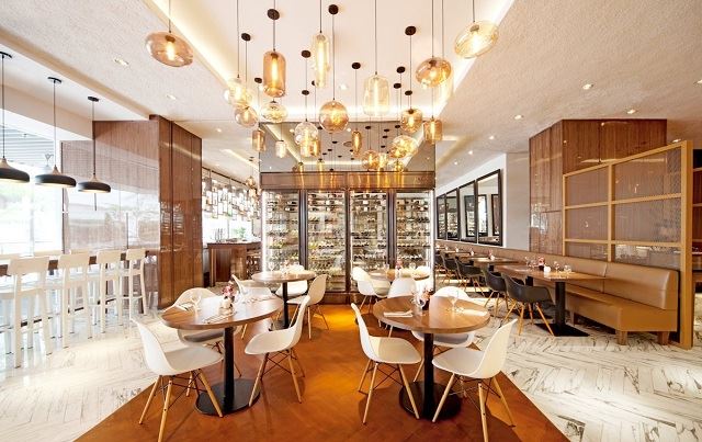 Cận cảnh toàn bộ thiết kế nội thất nhà hàng châu Âu Paris Deli đẹp không rời mắt