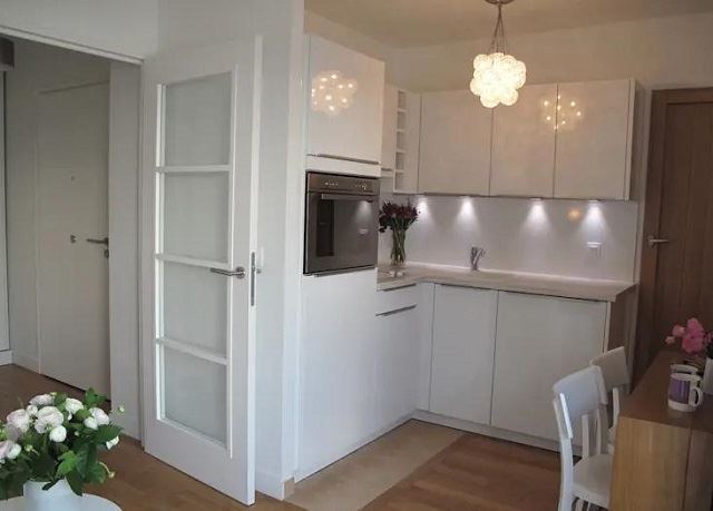 Biến phòng ngủ 24m2 cũ kĩ thành một căn hộ đáng sống